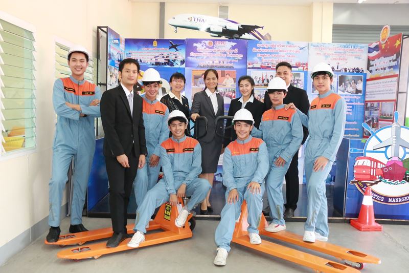 Central Group Moving forward to develop the community and education in Udon Thani province